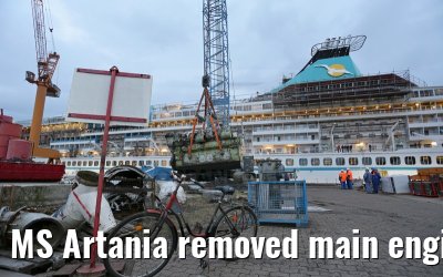 MS Artania removed main engine number 1 on 08.10.2014 