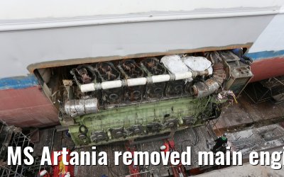 MS Artania removed main engine number 1 on 08.10.2014 