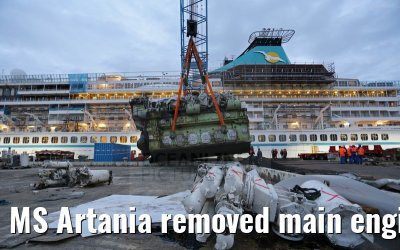 MS Artania removed main engine number 1 on 08.10.2014 