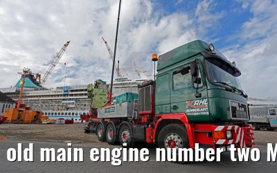 old main engine number two MS Artania on 09th October 2014