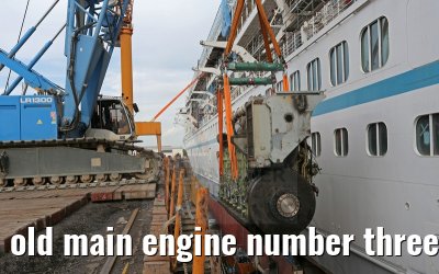old main engine number three MS Artania on 09th October 2014
