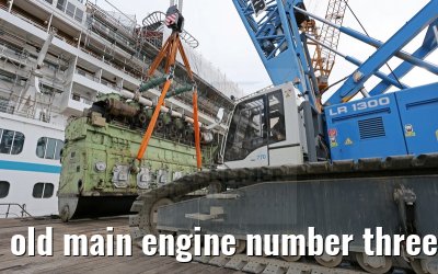 old main engine number three MS Artania on 09th October 2014