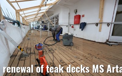 renewal of teak decks MS Artania 08/10/2014