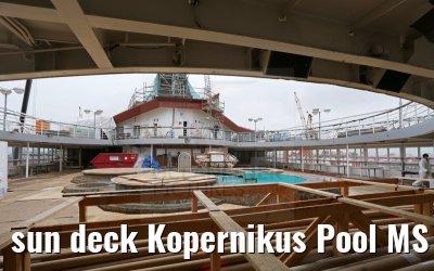 sun deck Kopernikus Pool MS Artania 08.10.2014