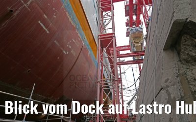Blick vom Dock auf Lastro Hubgeruest und Wartsila Motor am 23.10.2014