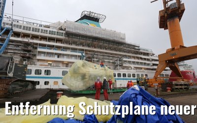 Entfernung Schutzplane neuer Wartsila Motor MS Artania 21.10.2014