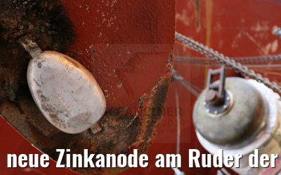 neue Zinkanode am Ruder der MS Artania 22.10.2014