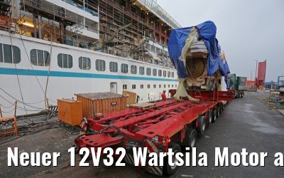 Neuer 12V32 Wartsila Motor auf Schwertransport MS Artania 22.10.2014
