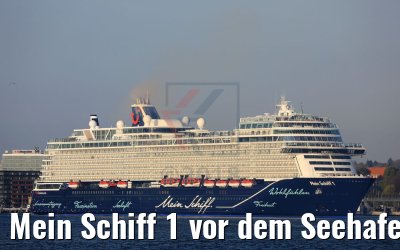 Mein Schiff 1 vor dem Seehafen Kiel 27.04.2018