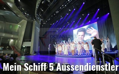 Mein Schiff 5 Aussendienstler TUI Cruises auf Bühne