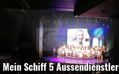 Mein Schiff 5 Aussendienstler TUI Cruises auf Bühne