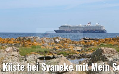 Küste bei Svaneke mit Mein Schiff 5