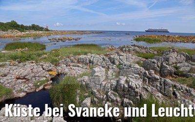 Küste bei Svaneke und Leuchtturm mit Mein Schiff 5 09.07.2016