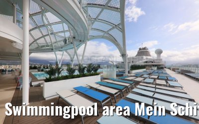 Swimmingpool area Mein Schiff Relax