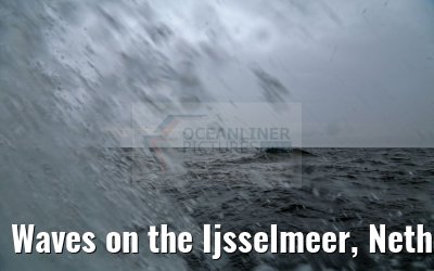 Waves on the Ijsselmeer, Netherlands 04.04.2016