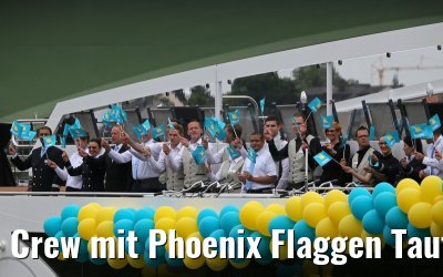 Crew mit Phoenix Flaggen Taufe Anesha 26.06.2015