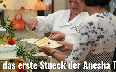 das erste Stueck der Anesha Tauftorte 26.06.2015