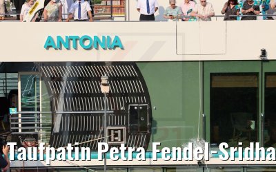 Taufpatin Petra Fendel-Sridharan Taufe MS Antonia 15.06.2021