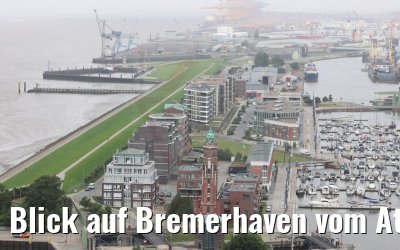 Blick auf Bremerhaven vom Atlantic Sail City 16.07.2021