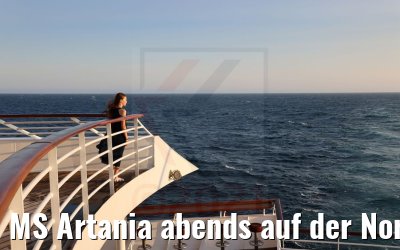 MS Artania abends auf der Nordsee 18.07.2021