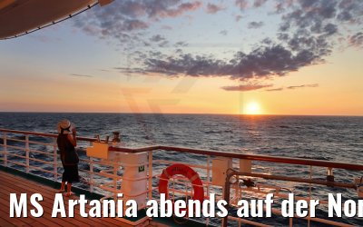 MS Artania abends auf der Nordsee 18.07.2021