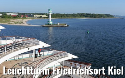 Leuchtturm Friedrichsort Kiel MS Artania