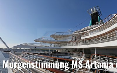 Morgenstimmung MS Artania einlaufend Kiel