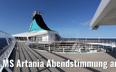 MS Artania Abendstimmung an Deck