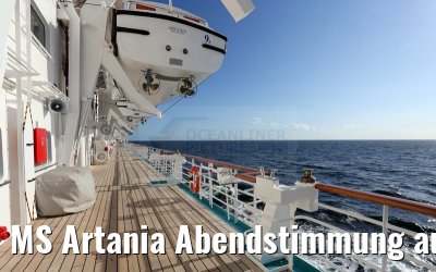 MS Artania Abendstimmung auf Promenade