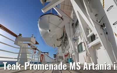 Teak-Promenade MS Artania im Abendlicht