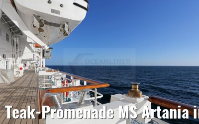 Teak-Promenade MS Artania im Abendlicht