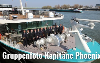 Gruppenfoto Kapitäne Phoenix Reisen Fluss