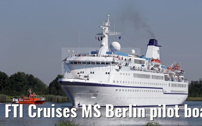 FTI Cruises MS Berlin pilot boat Schuelp near Rendsburg 21. July 2016