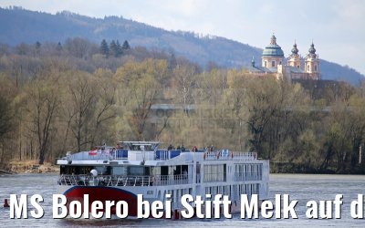 MS Bolero bei Stift Melk auf der Donau 03.04.2015