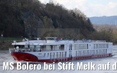 MS Bolero bei Stift Melk auf der Donau 03.04.2015