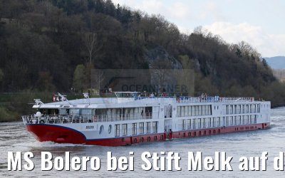 MS Bolero bei Stift Melk auf der Donau 03.04.2015