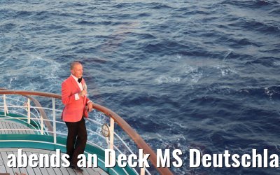 abends an Deck MS Deutschland