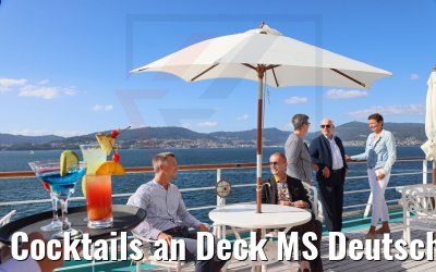 Cocktails an Deck MS Deutschland