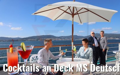 Cocktails an Deck MS Deutschland