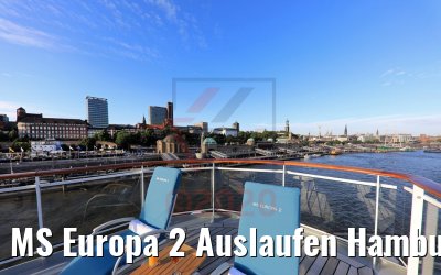MS Europa 2 Auslaufen Hamburg 30.07.2020 mit Landungsbrücken