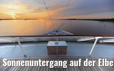 Sonnenuntergang auf der Elbe mit MS Europa 2 am 30.07.2020