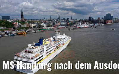 MS Hamburg nach dem Ausdocken vor den Landungsbrücken Hamburg 19.05.2020