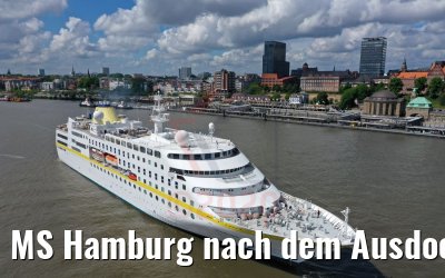 MS Hamburg nach dem Ausdocken vor den Landungsbrücken Hamburg 19.05.2020