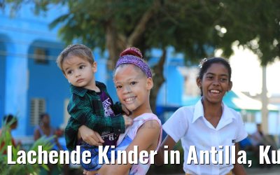 Lachende Kinder in Antilla, Kuba 06.12.2017