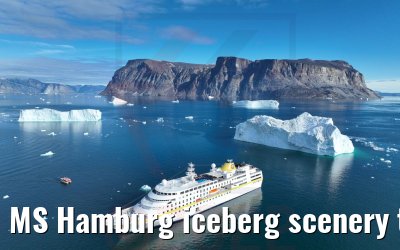 MS Hamburg iceberg scenery tender boat Uummannaq 04.09.2022