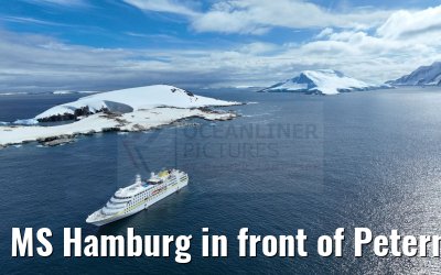 MS Hamburg in front of Peterman Island 25.01.2023