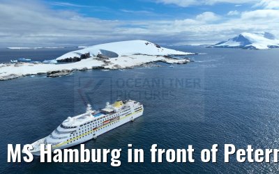 MS Hamburg in front of Peterman Island 25.01.2023