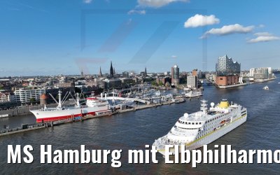 MS Hamburg mit Elbphilharmonie und Cap San Diego 13.07.2022