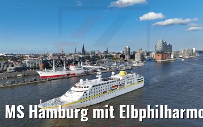 MS Hamburg mit Elbphilharmonie und Cap San Diego 13.07.2022