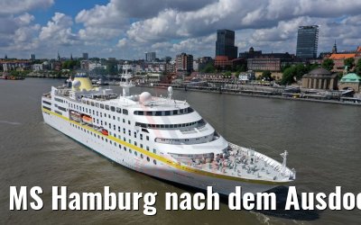 MS Hamburg nach dem Ausdocken vor den Landungsbrücken Hamburg 19.05.2020